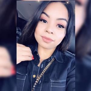 Meet your Posher, Carolina